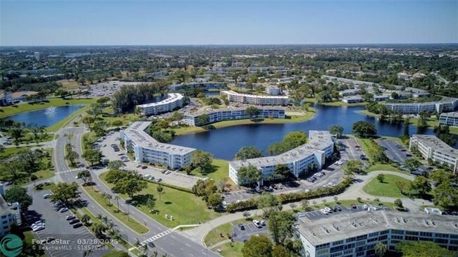 Building Photo - 93 Tilford S