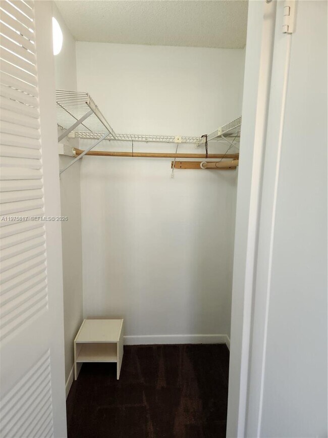 Building Photo - 777 SW 9th Ave