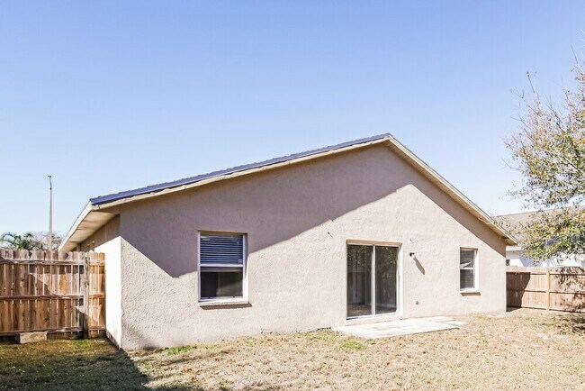 Building Photo - 535 Royal Ridge St