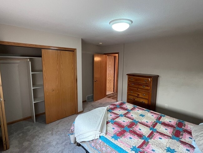 Building Photo - ~ APPLICATIONS PENDING ~ 4 Bedroom, 3 Bath...