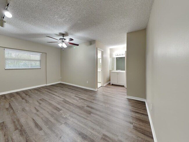 Building Photo - 37 W Rubber Tree Dr