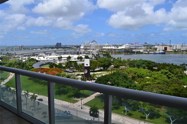 Building Photo - 50 Biscayne Blvd