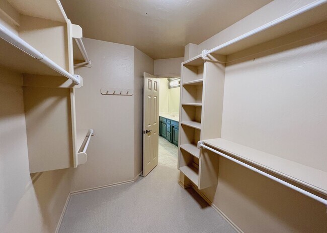 Building Photo - 3 Bed + Study in The Greens