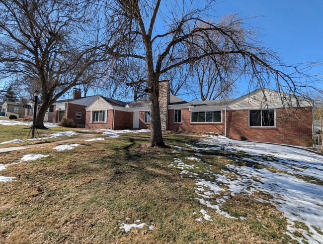 Building Photo - High end, 2-bedroom 2-bathroom single family home in Webster Groves!