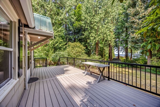 Building Photo - Charming 1-Bedroom Cottage Near Hood Canal...