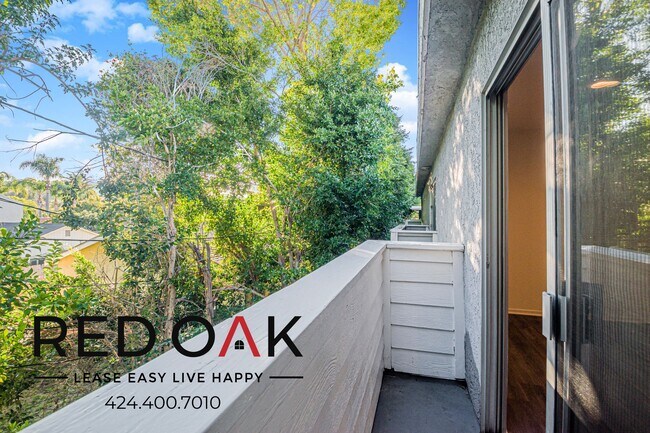 Building Photo - 13444 Moorpark St