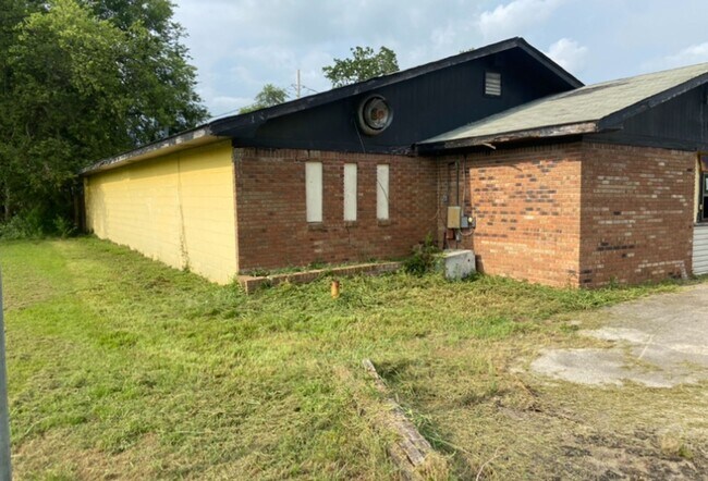 Building Photo - Commercial OR Residential! - $345 Month / ...