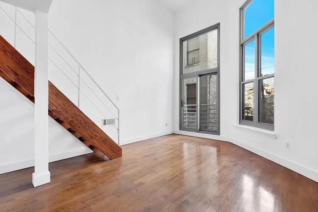 Building Photo - Perfect 1Bedroom Available