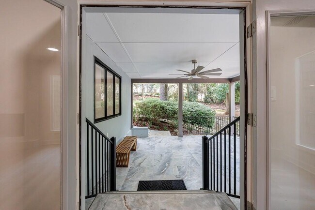 Building Photo - 459 Atlanta Country Club Dr