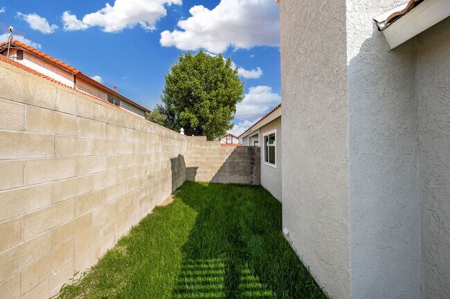 Building Photo - COMING SOON - Beautiful Highland Home