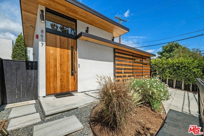 Building Photo - 8617 Higuera St