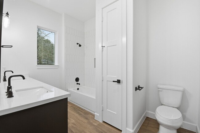 Building Photo - 19330 Veterans Rd