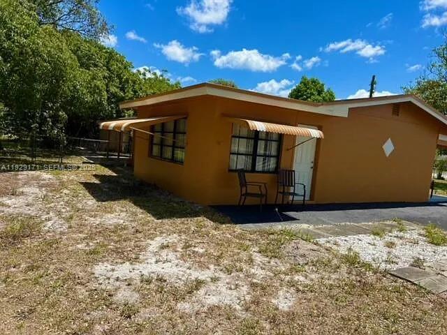 Building Photo - 1536 NW 15th Ave