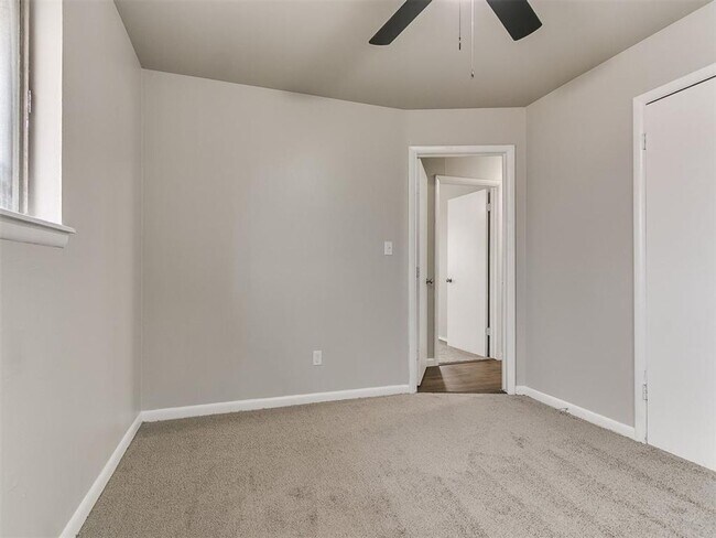 Building Photo - Super 4 Bed 1.5 Bath in the South Gate Addn in Moore, OK