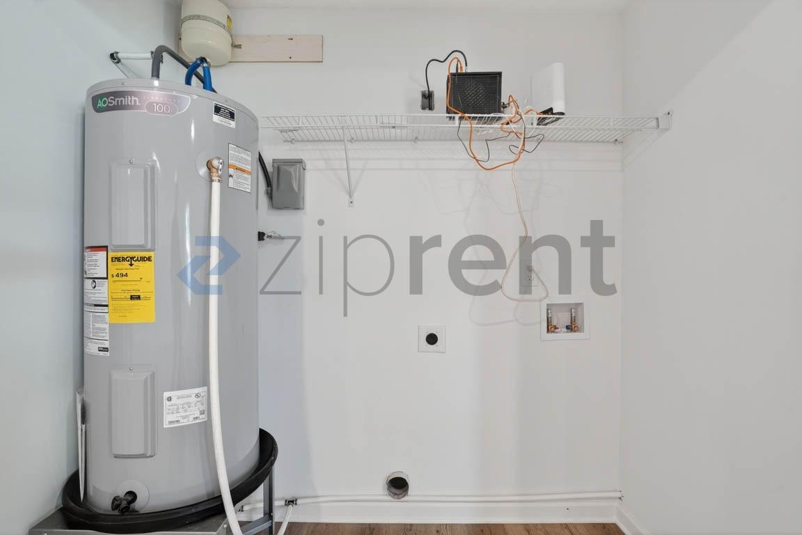 Building Photo - Unit 1