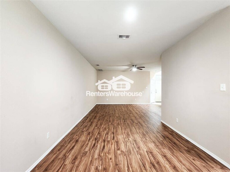 Building Photo - 16530 Pentonshire Ln