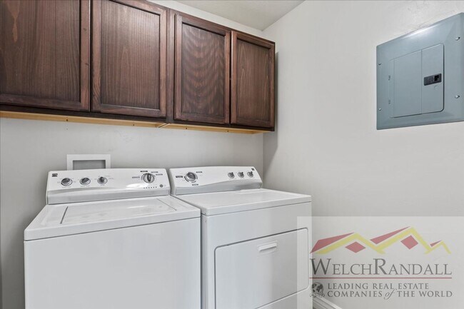 Building Photo - Beautiful 3 Bed 2 Bath Condo in Layton