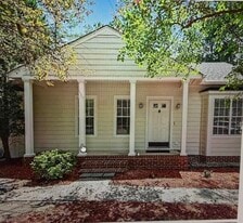 Building Photo - 107 Bay Colony Ct
