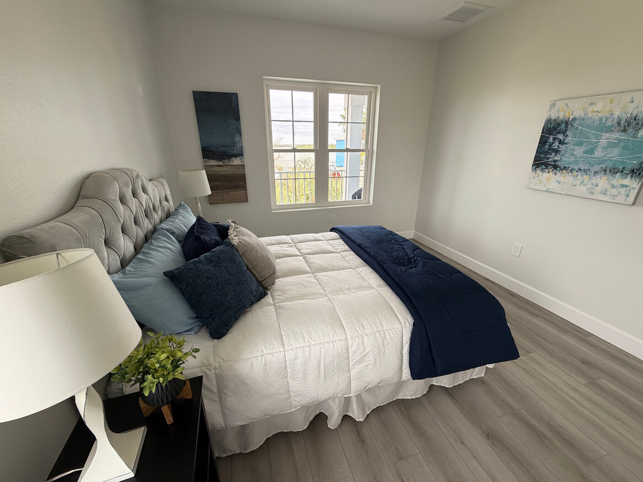 Building Photo - 13117 4th St E