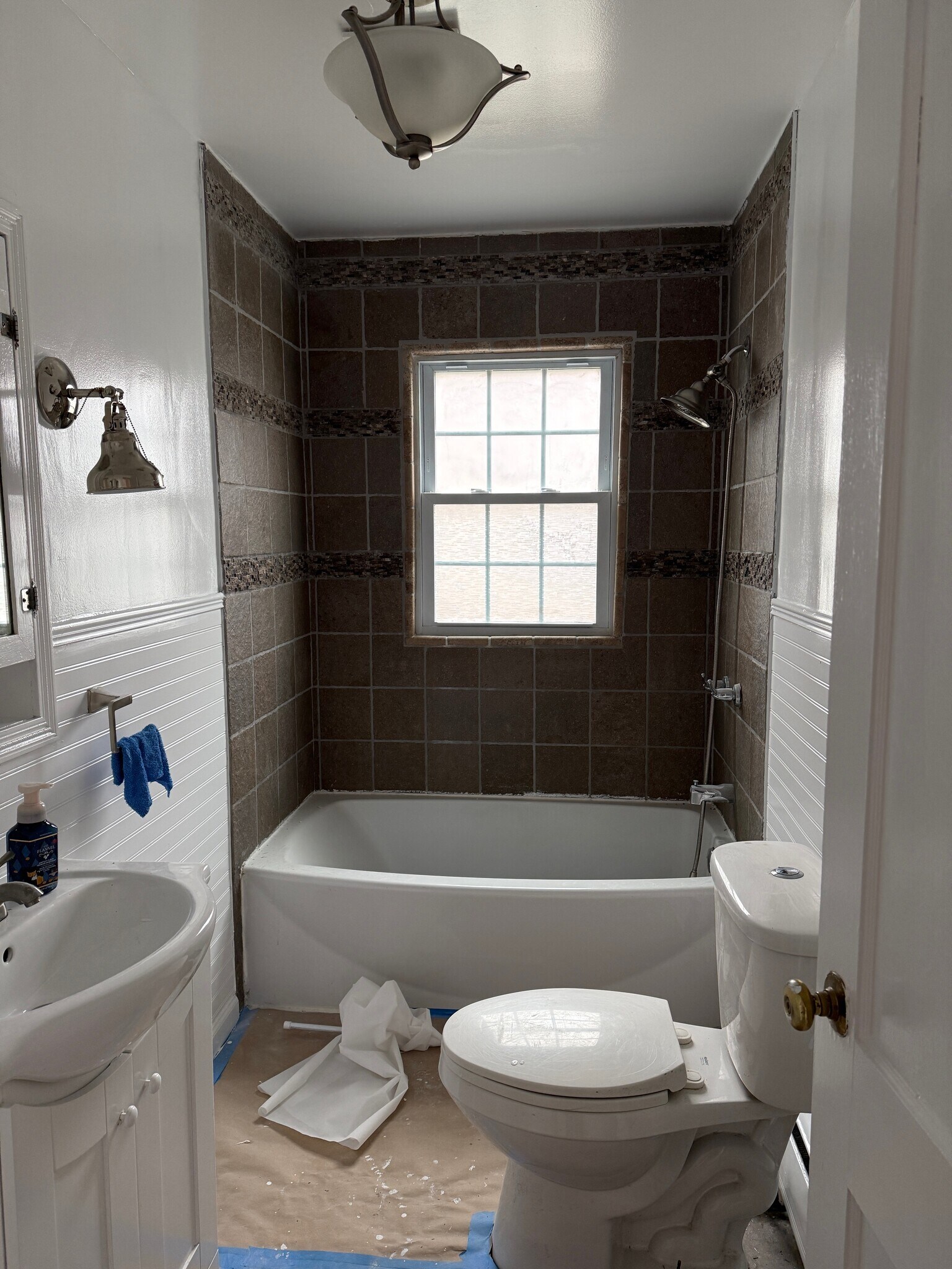 Building Photo - 2831 Four Mile Dr