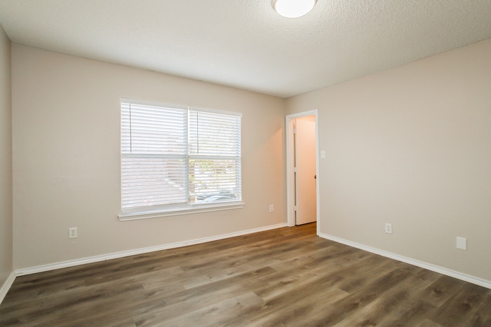 Building Photo - 324 Ellicott Dr