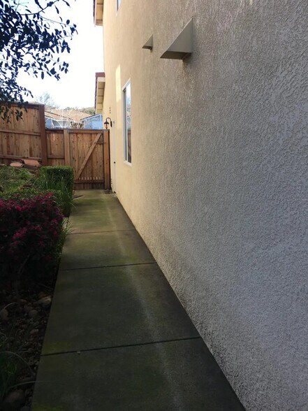 Side Gate - 3209 Burlwood Ct