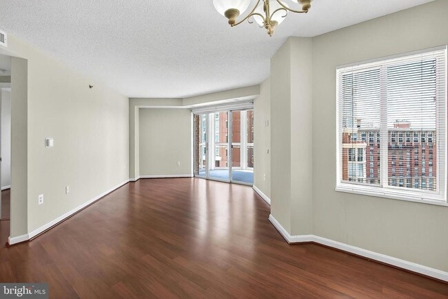 Building Photo - 2181 Jamieson Ave