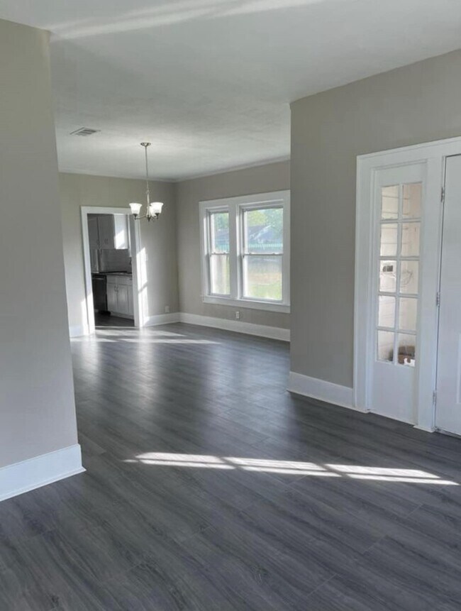 Building Photo - 8704 Lanewood Dr