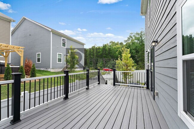 Building Photo - 317 Sportsman Dr