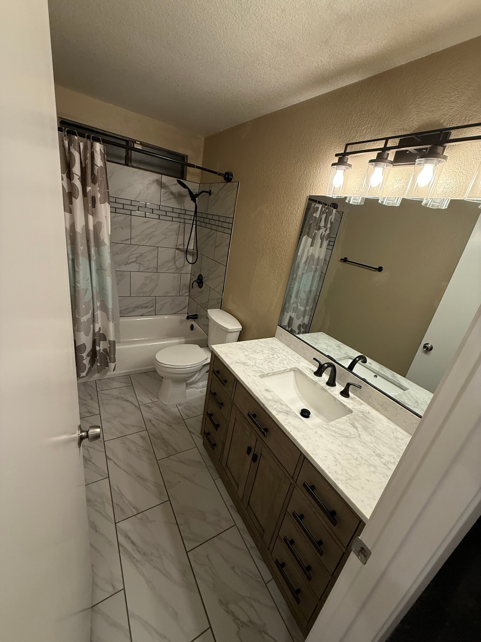 Bathroom - 1102 Cedar Creek Dr