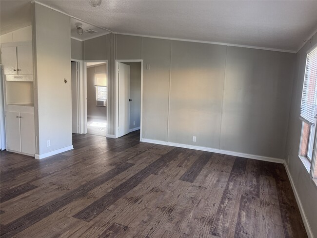 Building Photo - 934 Queenswood St