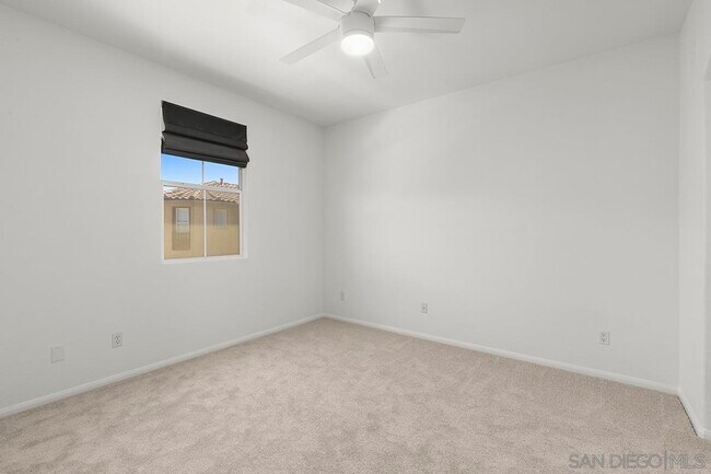 Building Photo - 11370 W San Raphael