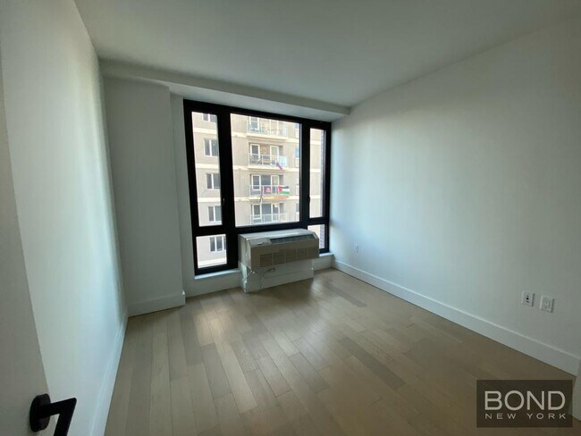 Building Photo - 635 Fourth Avenue