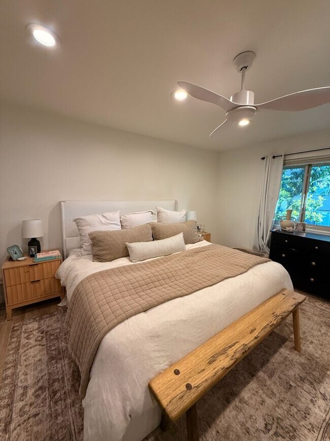 Building Photo - Welcome to this beautiful townhouse located in Walnut Creek-Countrywood 3 bedroom 2.5 Bath