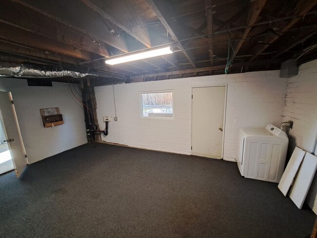 Building Photo - Spacious & Great Design Home in Dixon