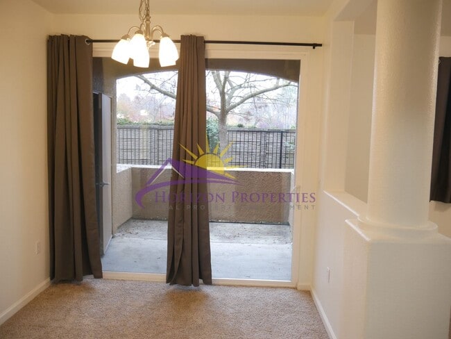 Building Photo - Modern 1 Bed 1 Bath 763 sq ft North Natomas Condo