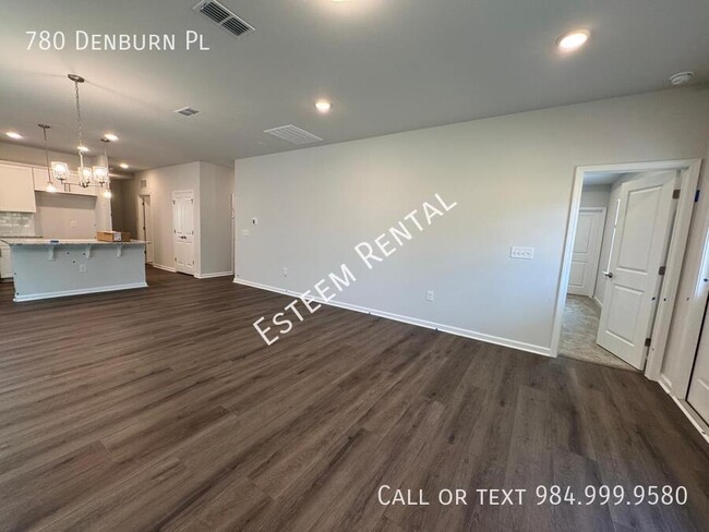 Building Photo - 780 Denburn Pl