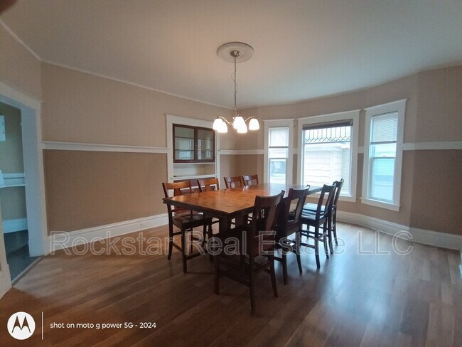 Building Photo - 519 E Ermina Ave