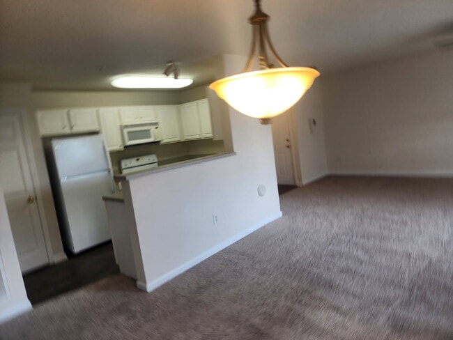 Building Photo - 6105 Hedgecock Cir