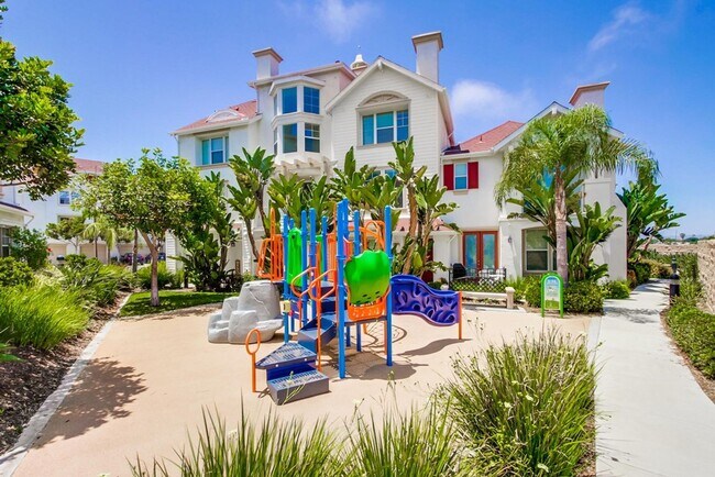 Building Photo - Available Now! Tri-Level 3 Bedroom 3.5 Bath Townhome!!