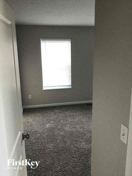 Building Photo - 1727 Declaration Dr W