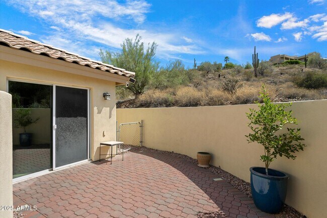 Building Photo - 15311 E 2 Gun Cir