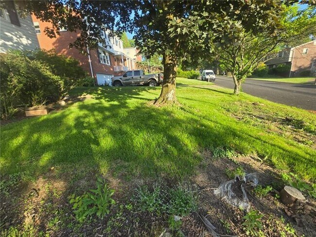 Building Photo - 104 Briar Crest Dr
