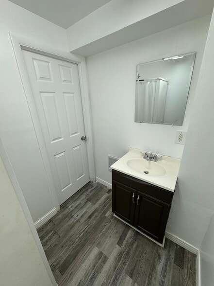 Basement: bathroom with stand up shower - 12319 Bonfire Dr