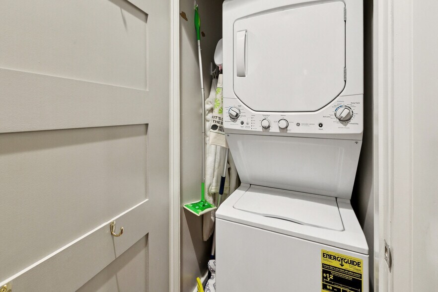 In Unit Washer/Dryer - 1215 Louisiana Ave
