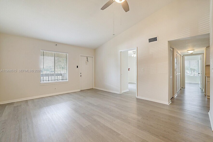 Building Photo - 6327 Chasewood Dr