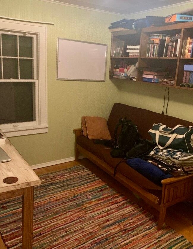 Building Photo - 726 Governor Stevens Ave SE