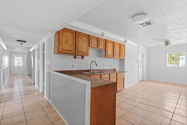 Building Photo - 1260 Las Pompas Rd