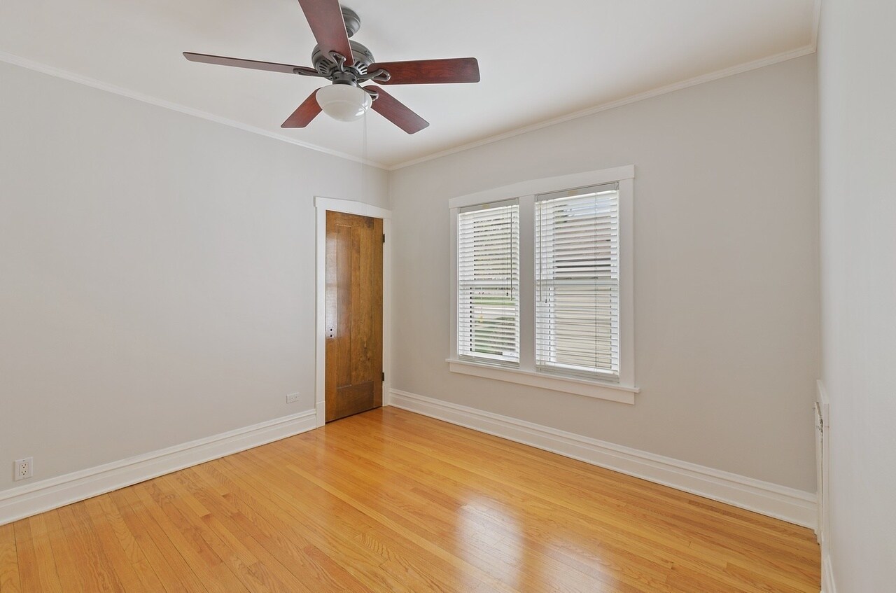 Building Photo - 1760 Henley St