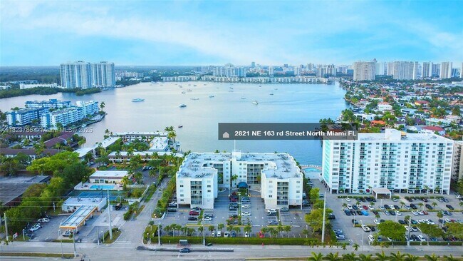 Building Photo - 2821 N Miami Beach Blvd